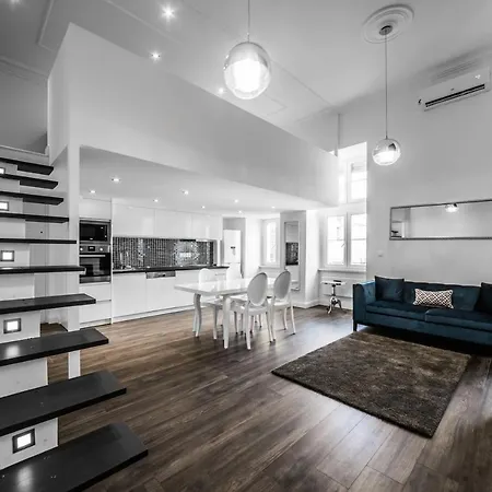 Kiraly 28-1 Entire Aircon Center Apartment