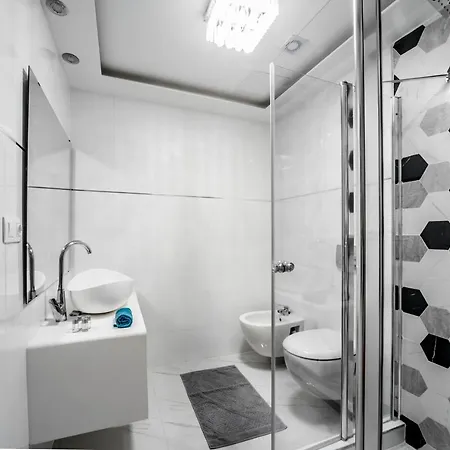 Kiraly 28-1 Entire Aircon Center