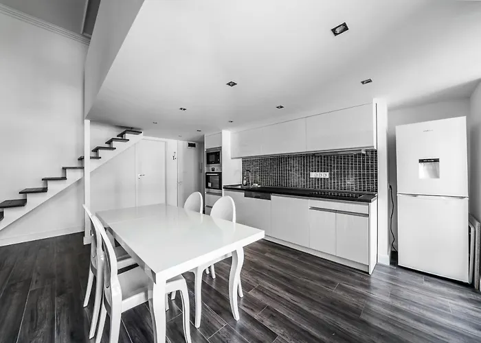 Central Elegance Aircon Apartment